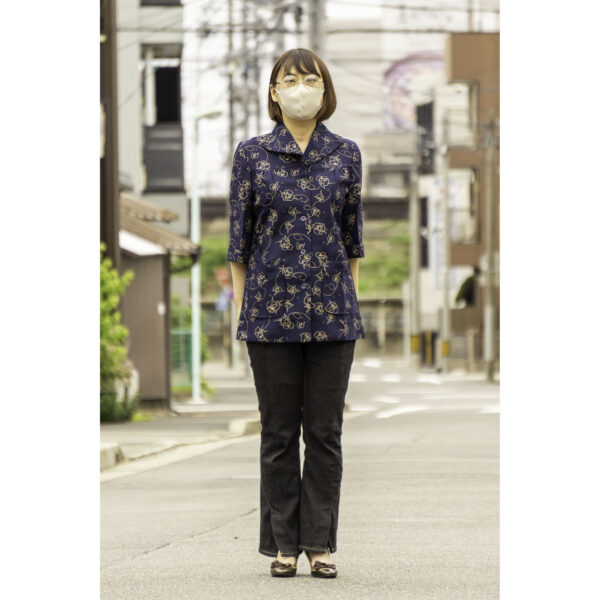 紺地金色薔薇半袖ジャケット　正面２