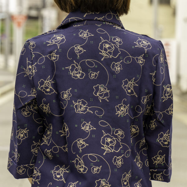 紺地金色薔薇半袖ジャケット　背面拡大