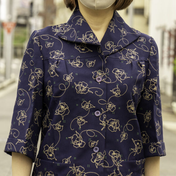 紺地金色薔薇半袖ジャケット　正面拡大